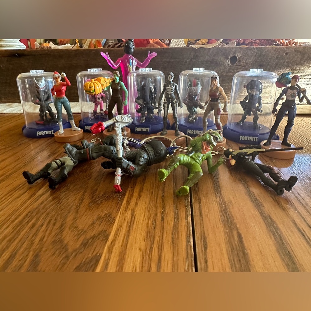 Fortnite figures